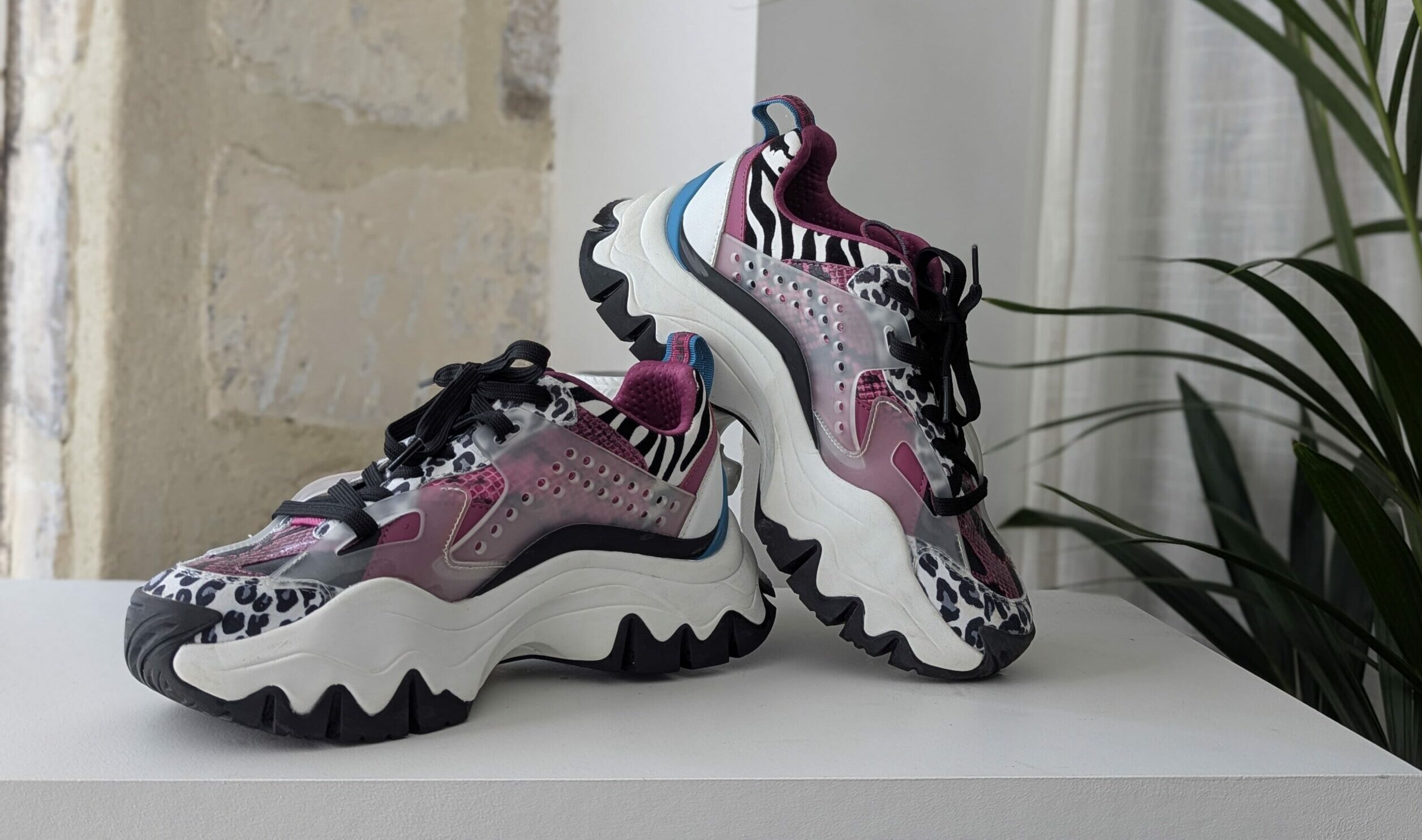 Lire la suite à propos de l’article Nettoyer ses baskets : méthodes, produits et astuces pour des sneakers impeccables