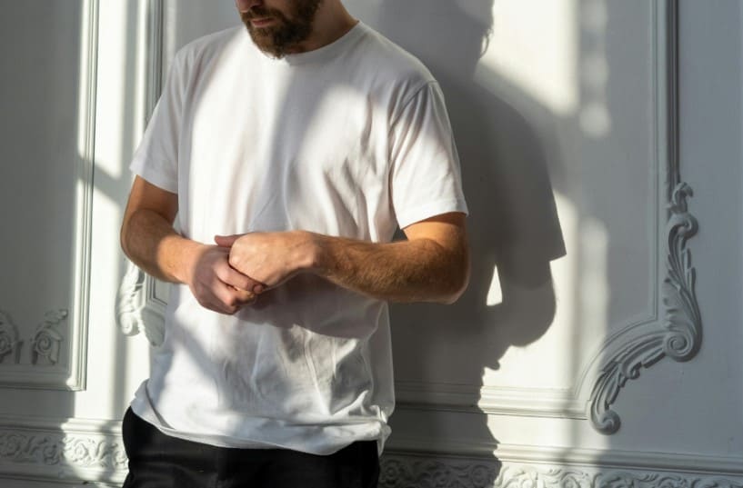 Sauvez ce t-shirt blanc taché en 30 min